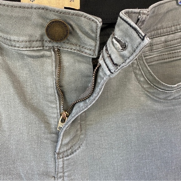 Democracy Ab Technology Greyish Olive Skinny Leg Pants Sz 8 - Picture 5 of 11